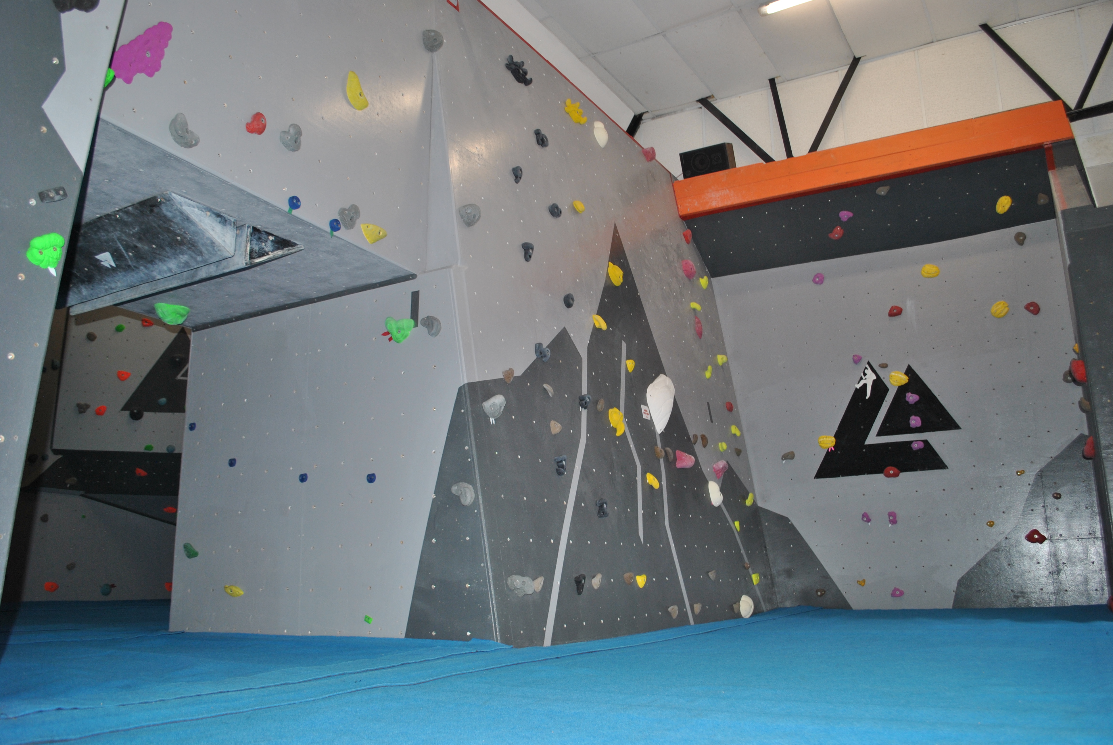 refurbished beginners slab with new logo and mountain accents